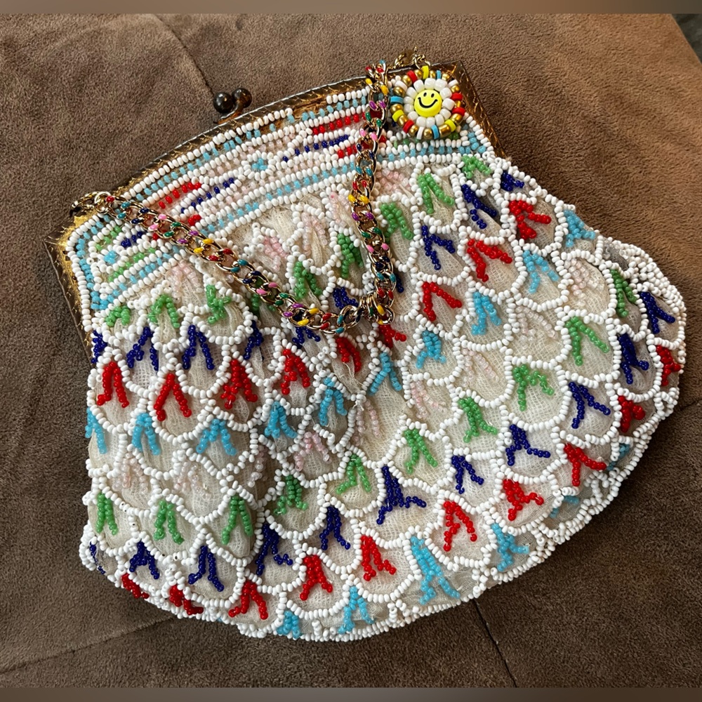 Vintage | Beaded Seashell Clutch